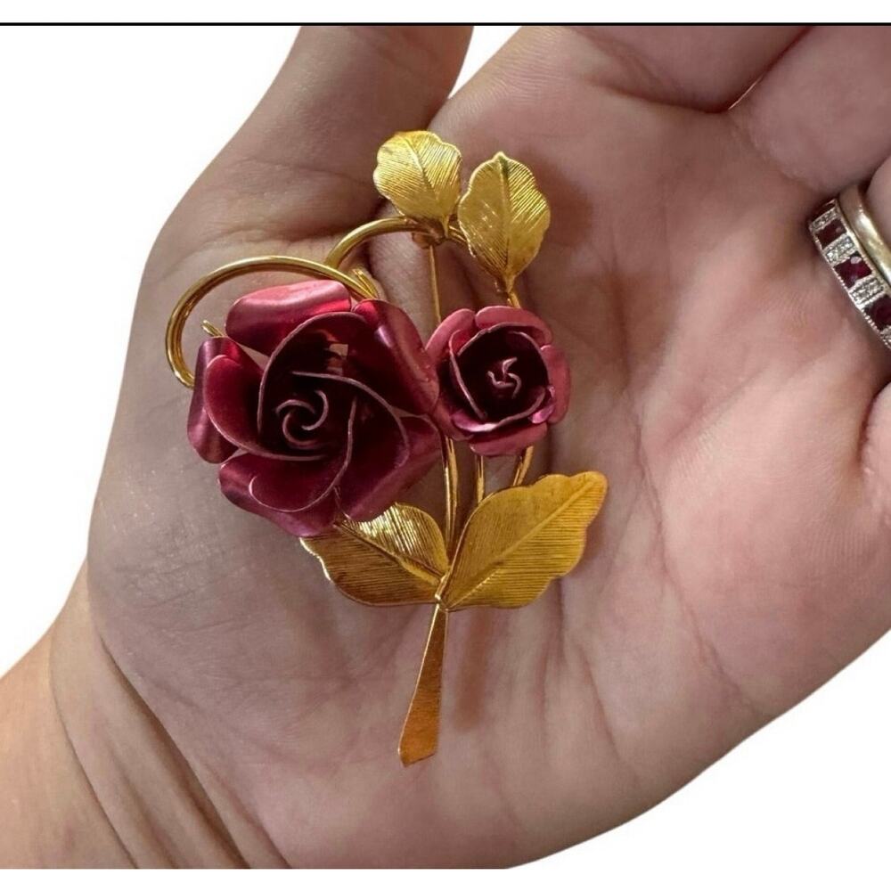 Timeless Elegant Romantic Gold Tone Pink Rose Brooch